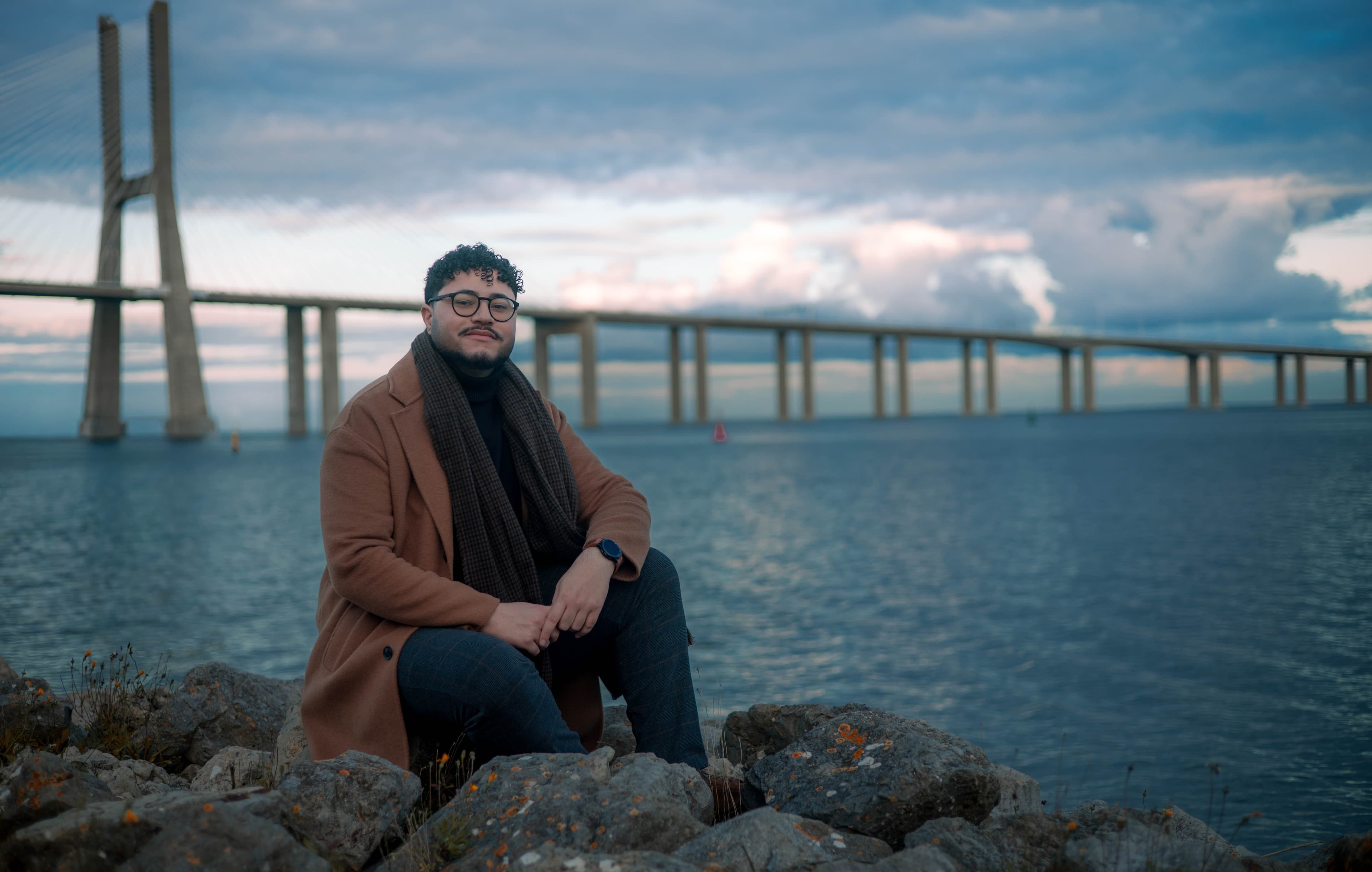 Gustavo no mirante da Ponte Vasco da Gama